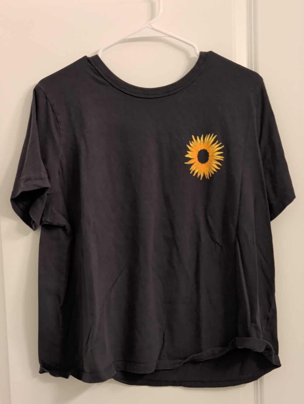 Old Navy Black Short-Sleeve Tee with Sunflower Graphics